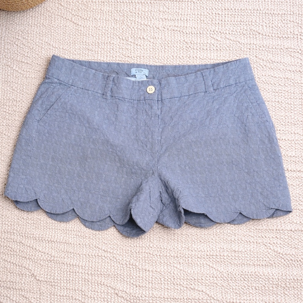 Crown & Ivy  Gray Scalloped Shorts